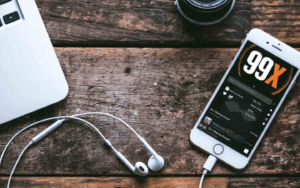 Nostalgia On-The-Go: Simple Radio App