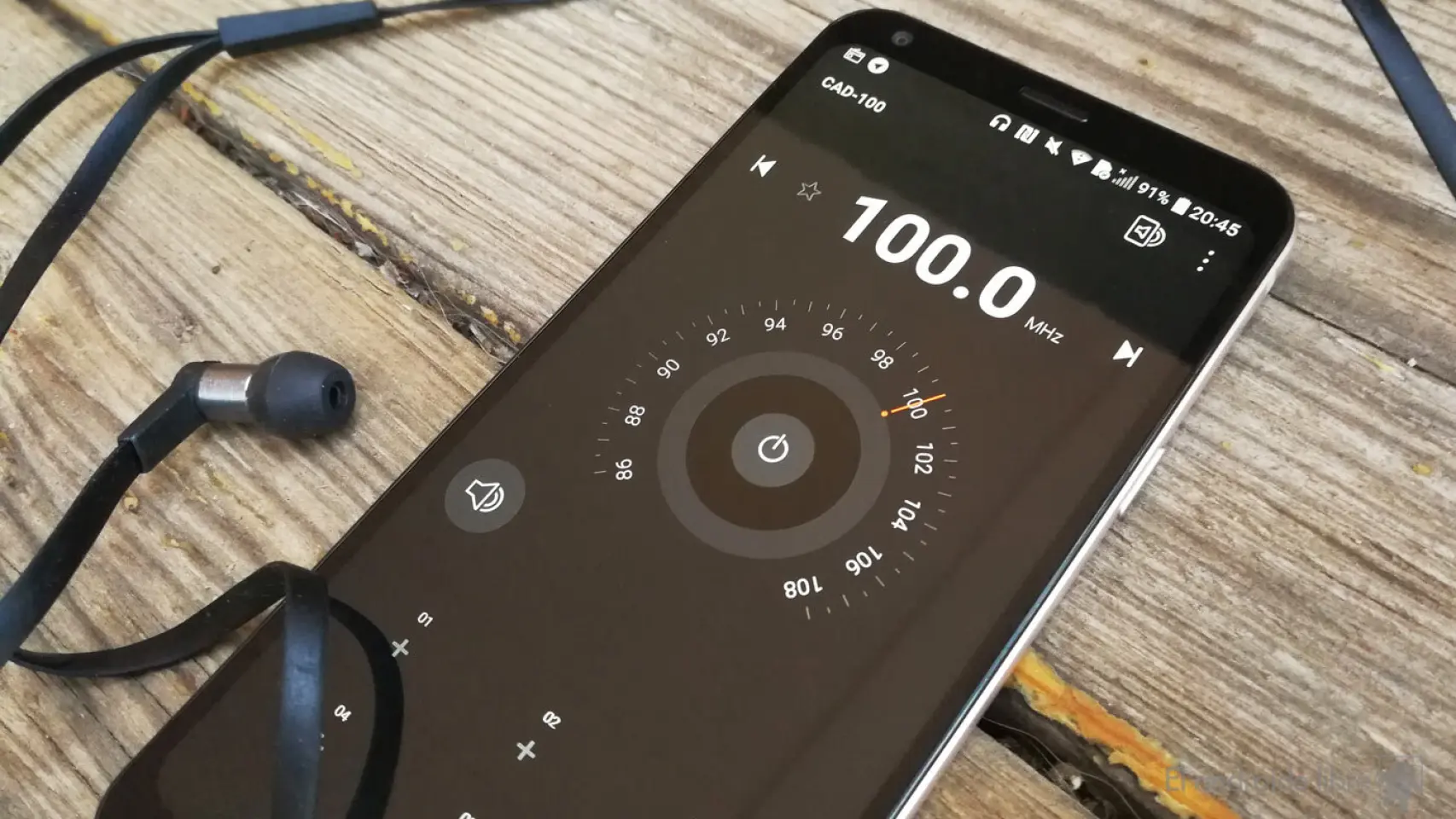 Revive Radio Nostalgia with Simple Radio