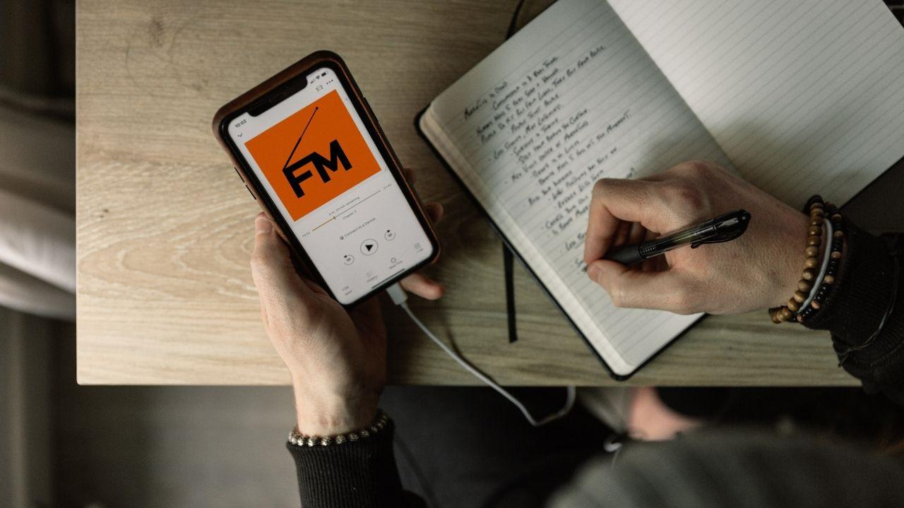 Nostalgia Meets Convenience: Simple Radio