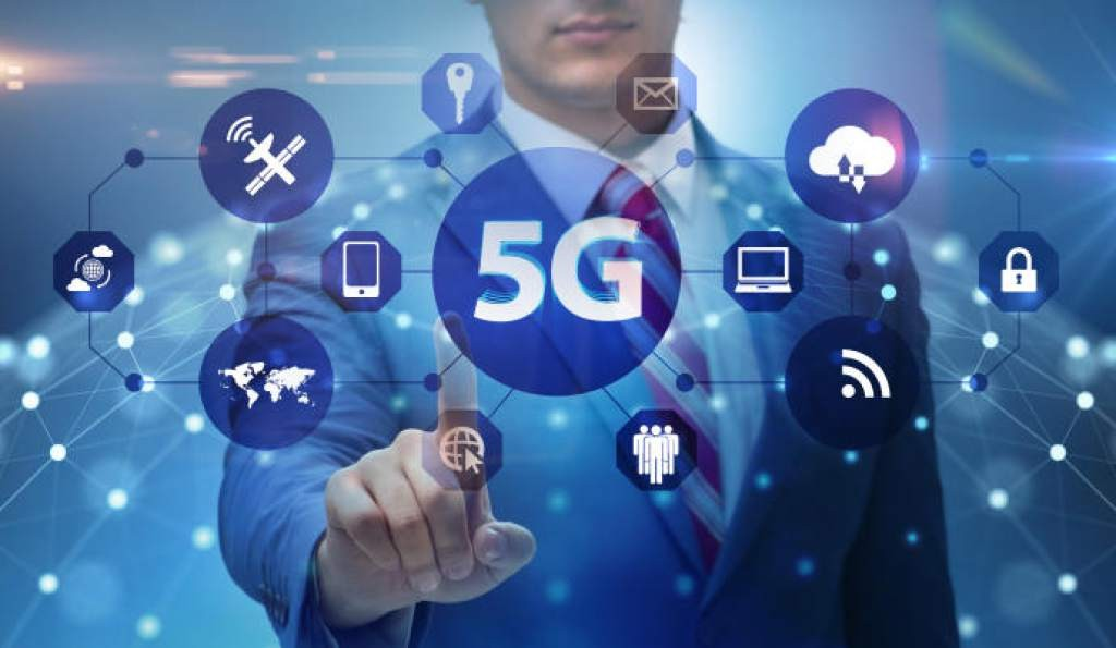 5G Revolution: Lightning Fast Connectivity