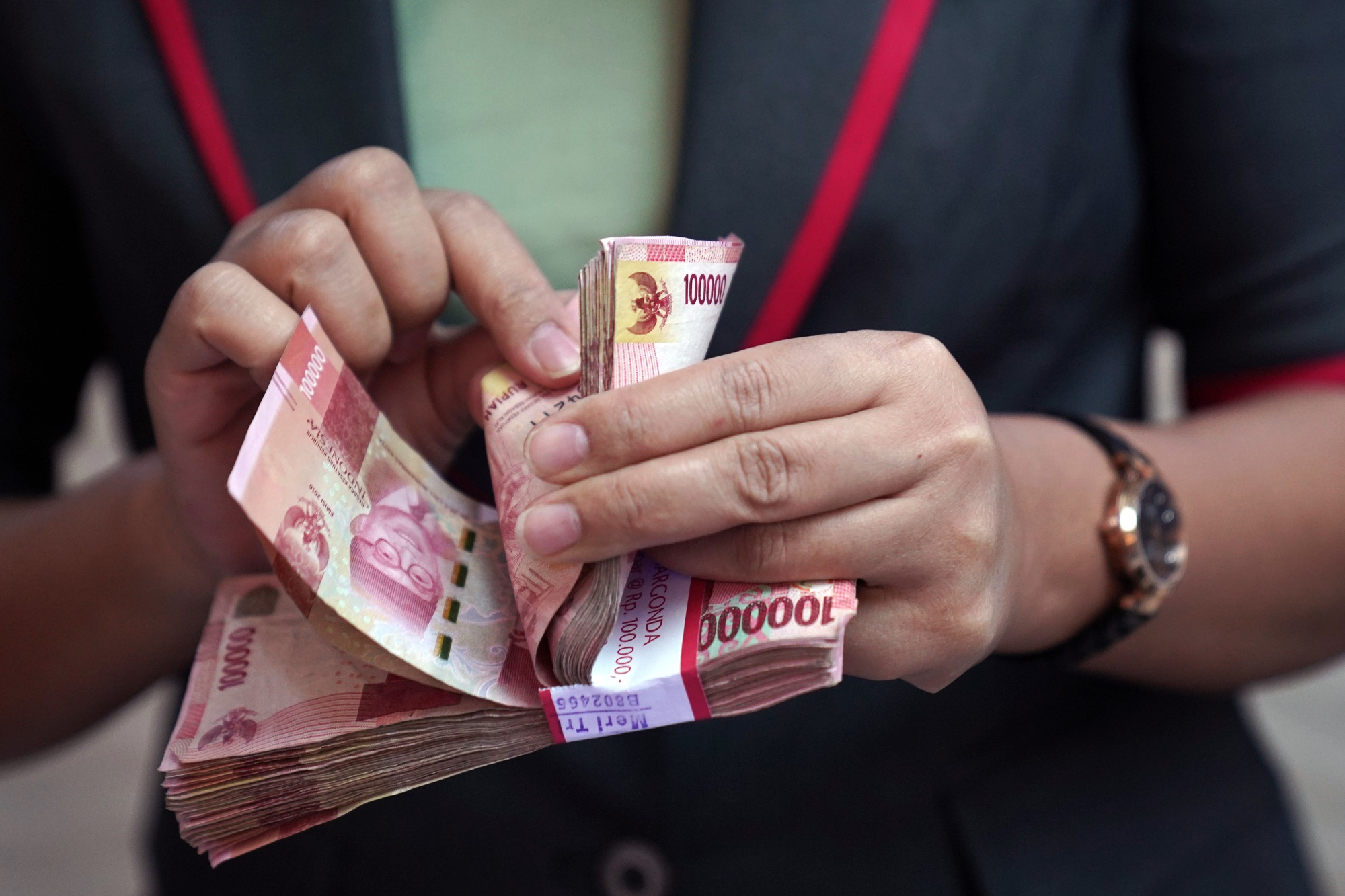 Easy Loans: Instant Approval, No Hassle