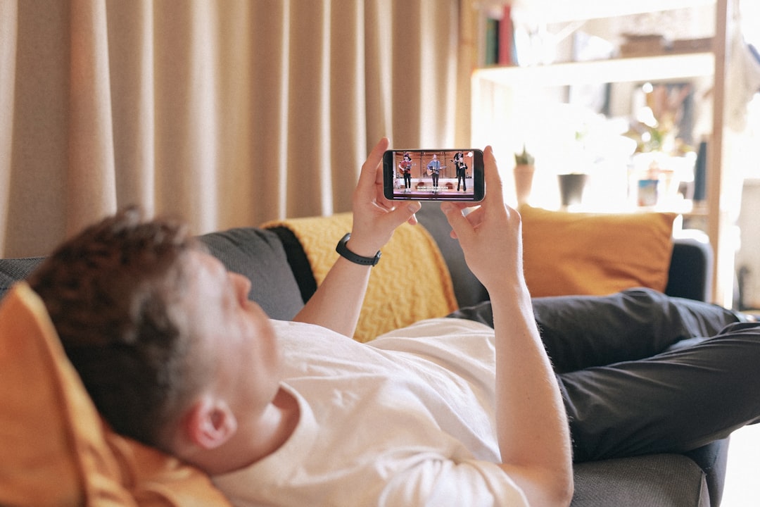 Best Apps to Watch Live TV on Mobile Devices